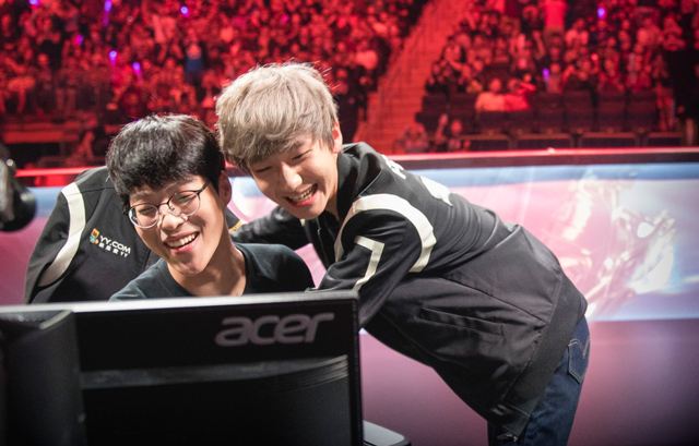 关于FNC力克G2，Knight拿下关键大龙峡谷大战2025世界赛，强势挺进下一轮的信息