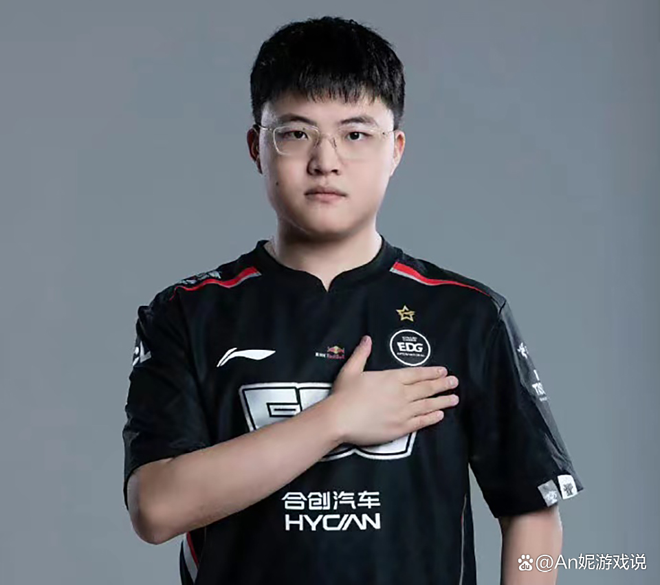 FLY轻取V5，Uzi完成史诗逆转宿命之战淘汰赛，让粉丝疯狂欢呼