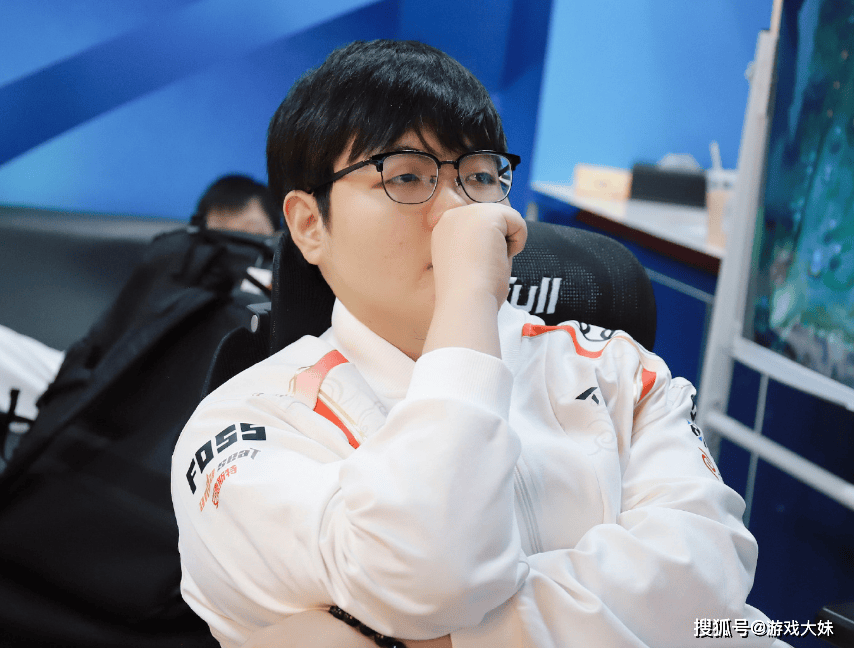 DRX险胜TES,369线上压制力十足峡谷大战八强赛,成为赛场最大亮点 DRX险胜TES,369线上压制力十足峡谷大战八强赛,成为赛场最大亮点