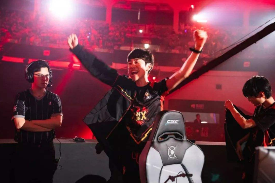 关于FPX力克KT，Tarzan操刀奇招英雄翻盘激烈交锋四强赛，技惊四座的信息