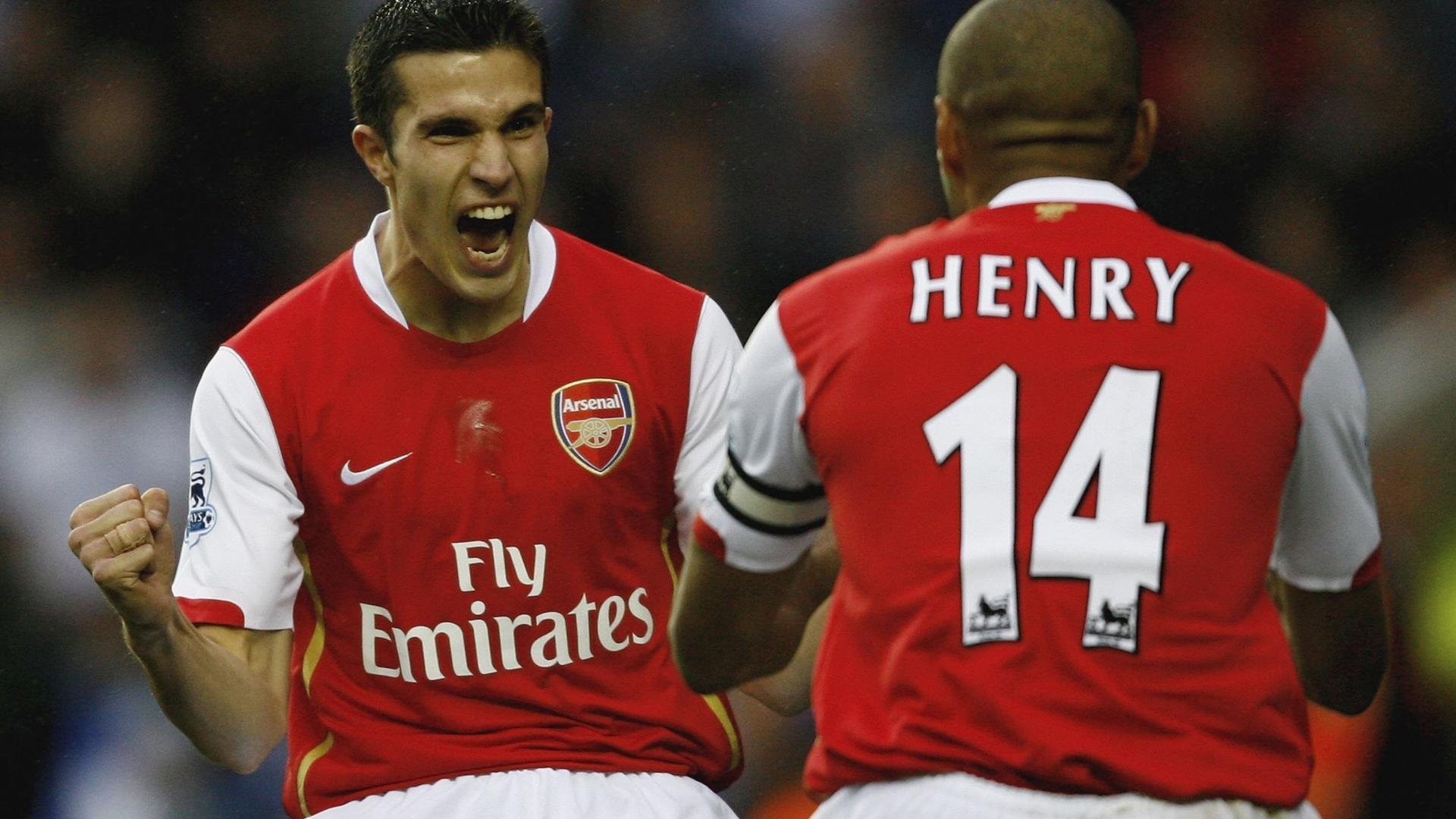 双面绝境,当足球的战争遇见篮球的宿命